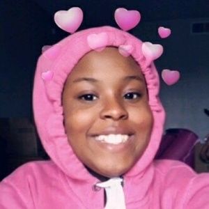 Meet your Posher, Desiree